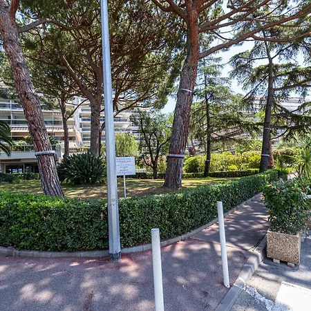 6 Couchages Dans Avec Piscine * Juan-les-Pins